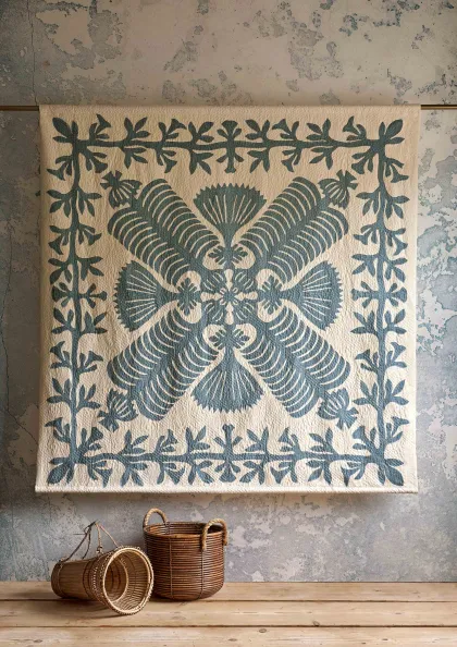 Hawaiian Quilt lifestyle image